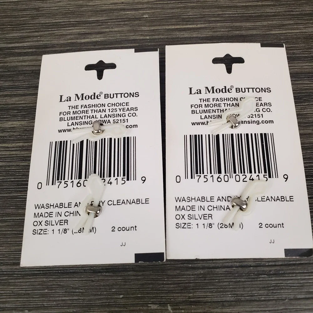 LaMode Lot Of 2 (4) Silvertone Military Honor Lion Coat of Arms Uniform Buttons